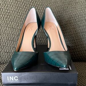 INC Emerald Green Croc Embossed Pointed Toe Pumps NWT Size 9.5
